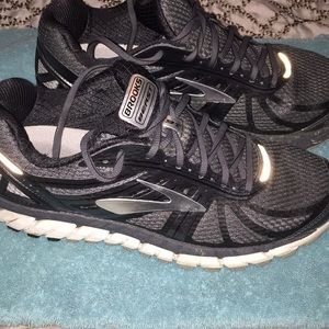 Brooks Beast 16